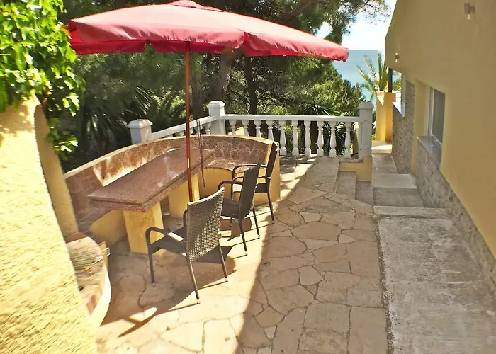 Villa Cui Bono *