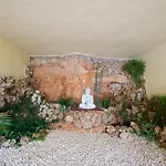 Cui Bono Vila