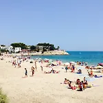 Cui Bono Vila *