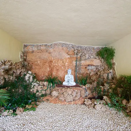 Cui Bono Villa