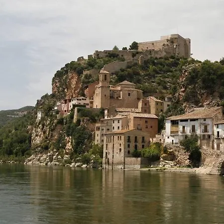 Cui Bono Villa *