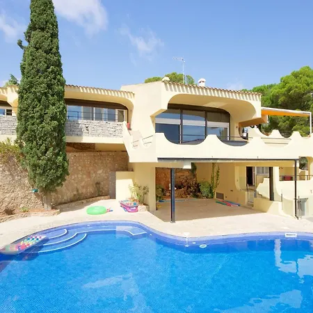Cui Bono Villa *