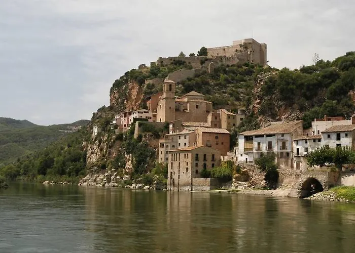 Cui Bono Villa *